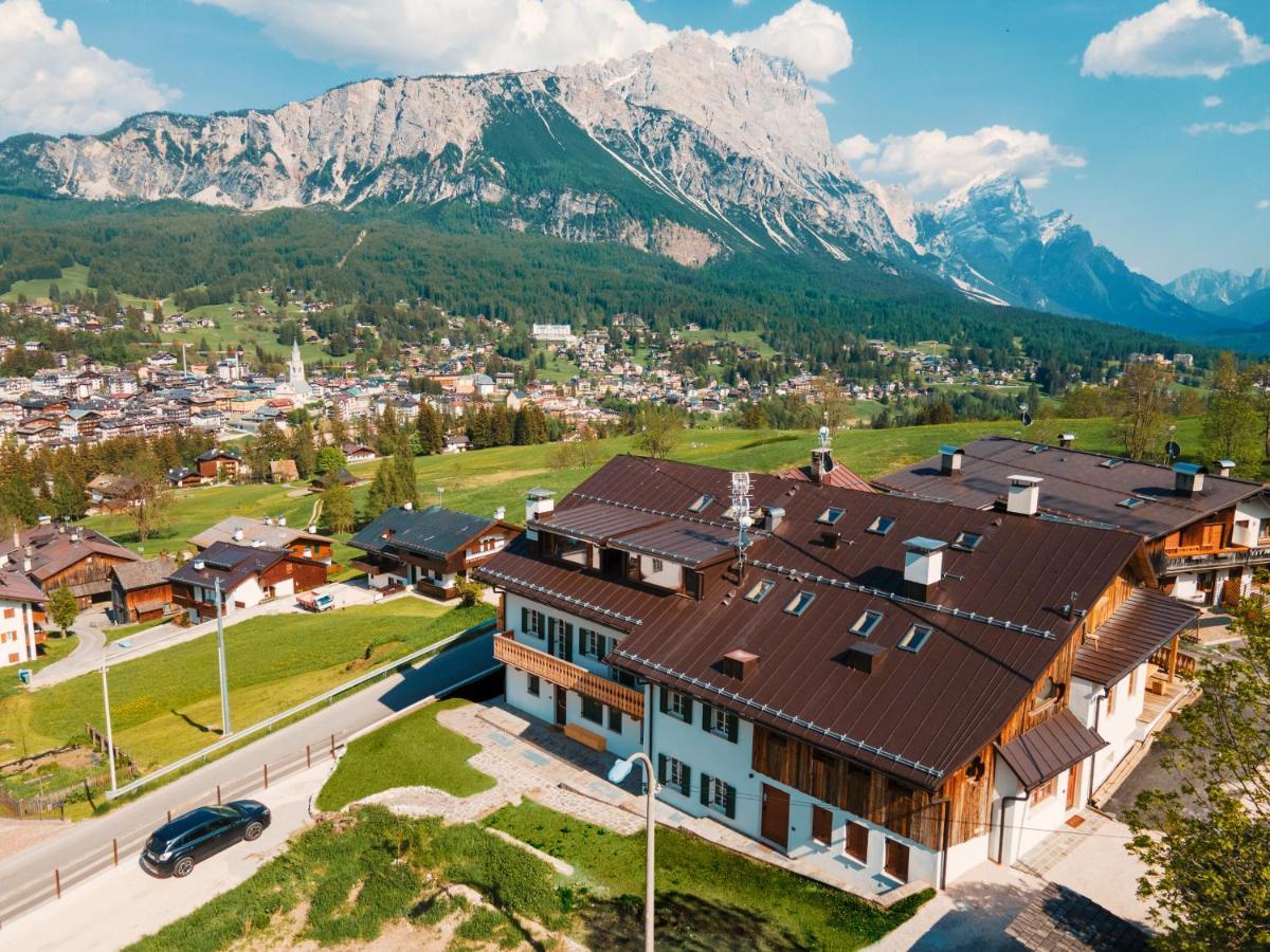 Chalet Socrepes - Dolomiti Skyline Cortina d'Ampezzo Exterior photo